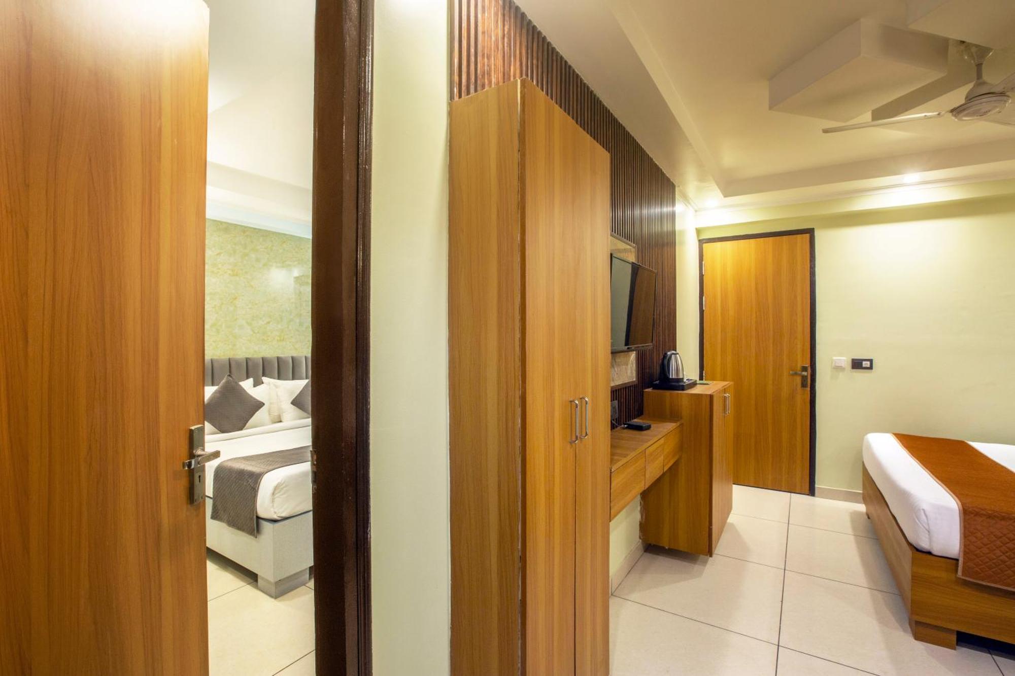 Hotel Aerostay Residency Igi Airport Delhi ニューデリー エクステリア 写真